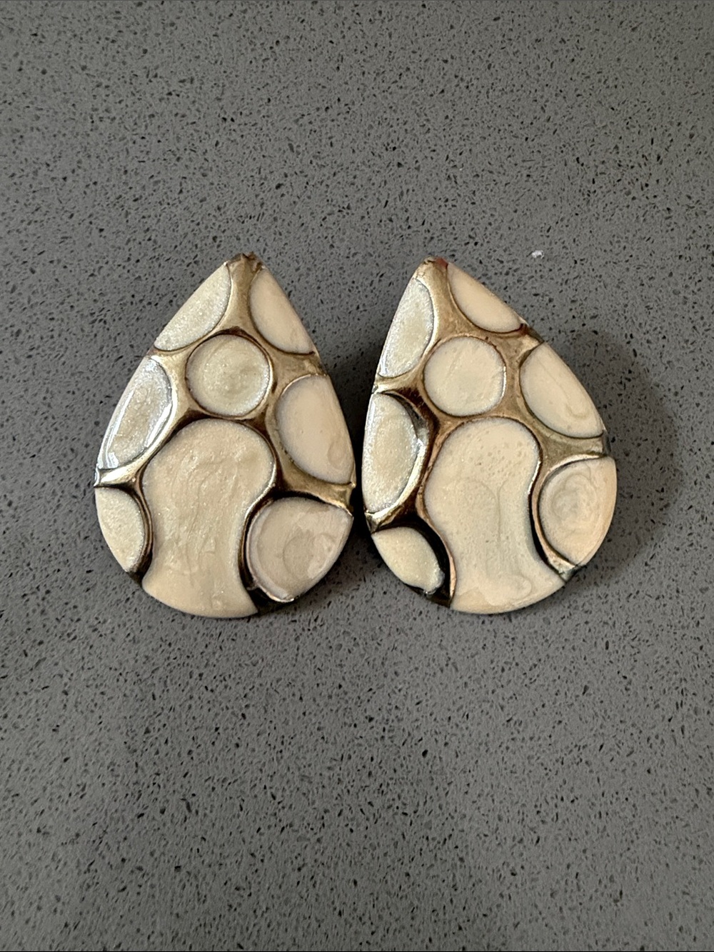 Teardrop Beige & Ivory Bubble Pattern Earrings